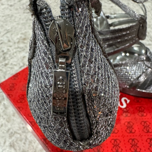 High heels by Guess pewter color - Picture 5 of 7